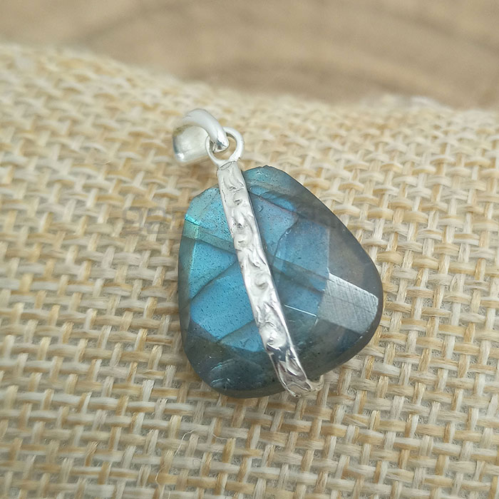 Blue Fire Bezel Labradorite Pendant In Sterling Silver 925NSP01