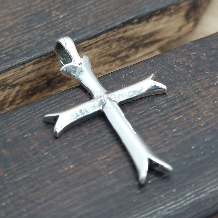 Cross Charm Pendant In Sterling Silver 925NSP06_1